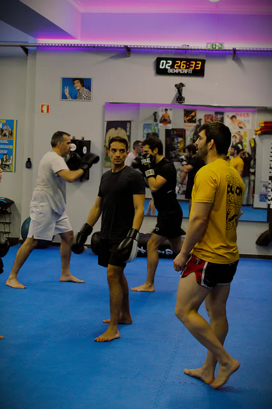 Pad work — combinações de Muay Thai